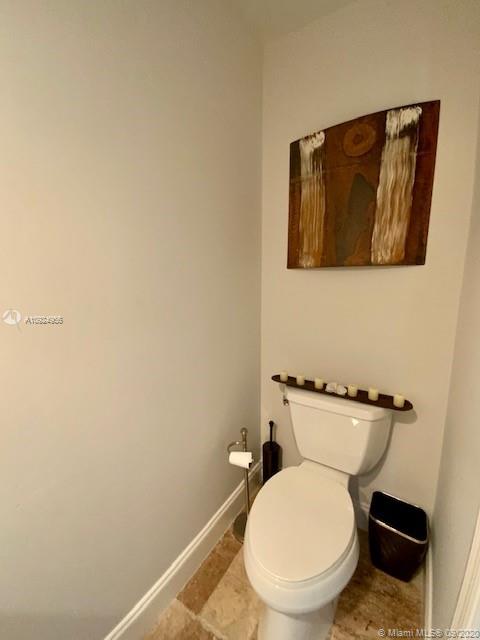 19715 Sedgefield Terrace Boca Raton, FL 33498 - Photo 27 of 43 Half bath toilet closet