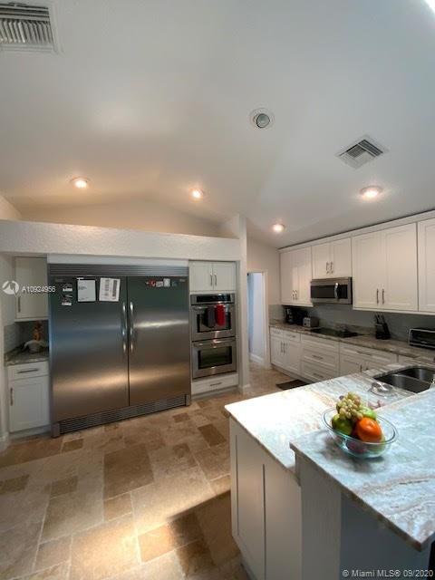 19715 Sedgefield Terrace Boca Raton, FL 33498 - Photo 8 of 43 Kitchen appliances
