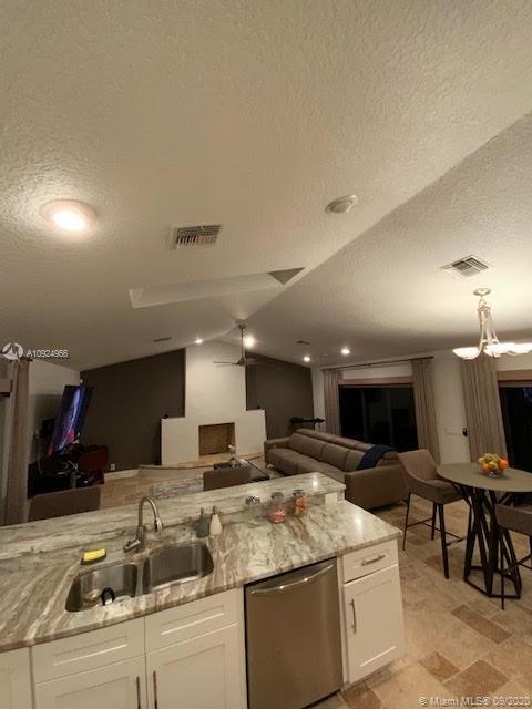 19715 Sedgefield Terrace Boca Raton, FL 33498 - Photo 9 of 43 Kitchen-familyroom combo