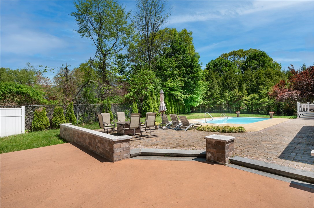 10 Heidi Road Lincoln, RI 02865 - Photo 32 of 48