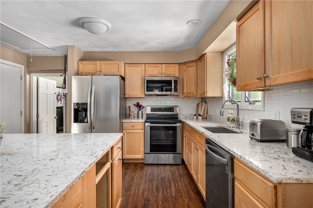 10 Heidi Road Lincoln, RI 02865 - Photo 35 of 48