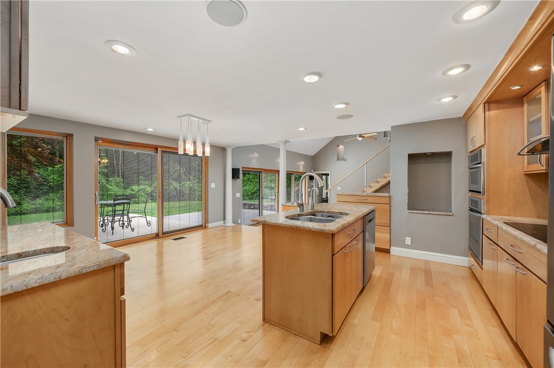 10 Heidi Road Lincoln, RI 02865 - Photo 8 of 48