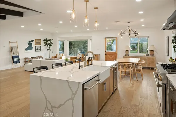 $1,899,000 | 5420 Wortser Avenue, Sherman Oaks, CA 91401