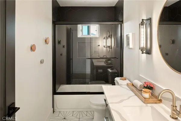 $1,899,000 | 5420 Wortser Avenue, Sherman Oaks, CA 91401