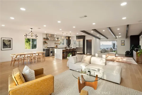 $1,899,000 | 5420 Wortser Avenue, Sherman Oaks, CA 91401