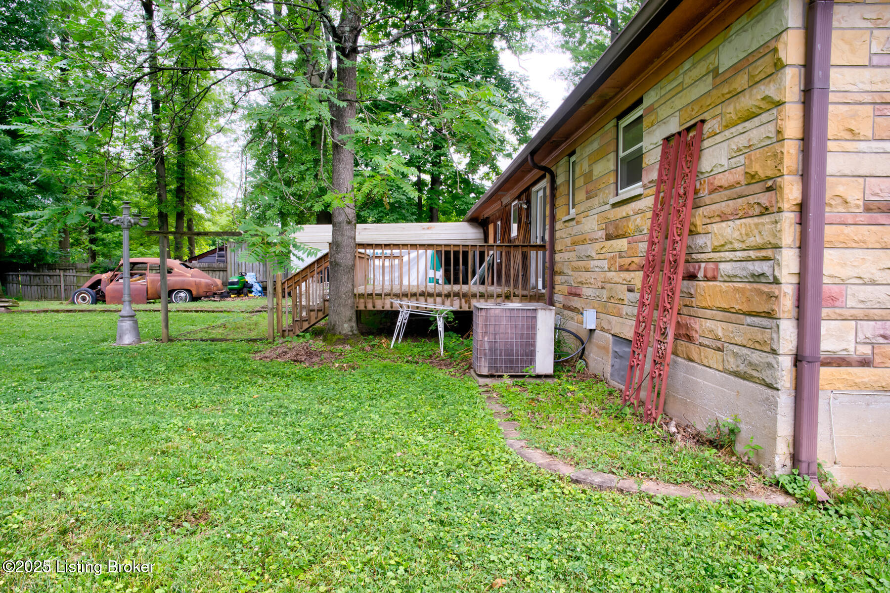 4302 Lambert Road Louisville, KY 40219 - Photo 29 of 42 GSP-4302 Lambert Ave-31
