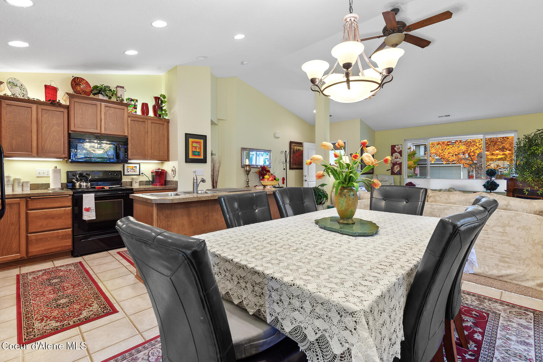 6254 Cornwall Street Coeur D'Alene, ID 83815 - Photo 12 of 35 Dining Room towards Kitchen