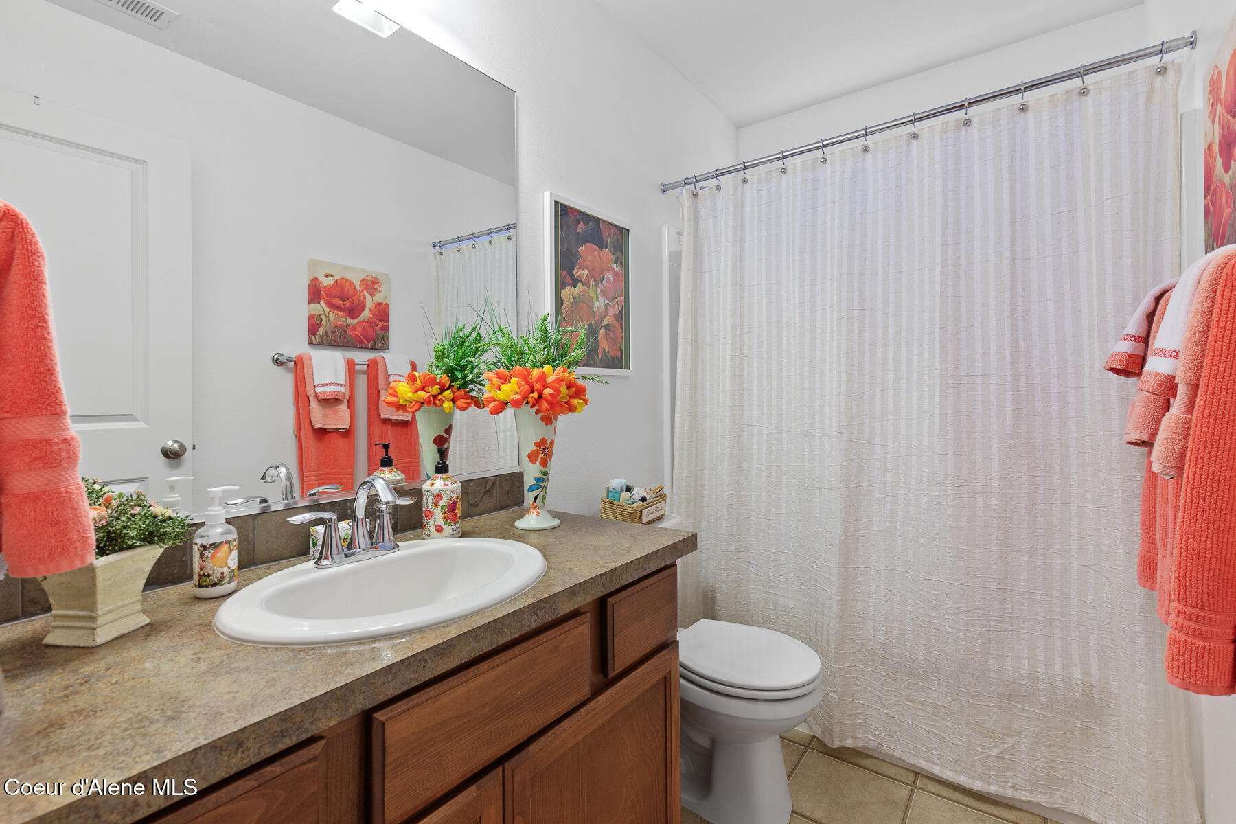 6254 Cornwall Street Coeur D'Alene, ID 83815 - Photo 21 of 35 Guest Bathroom