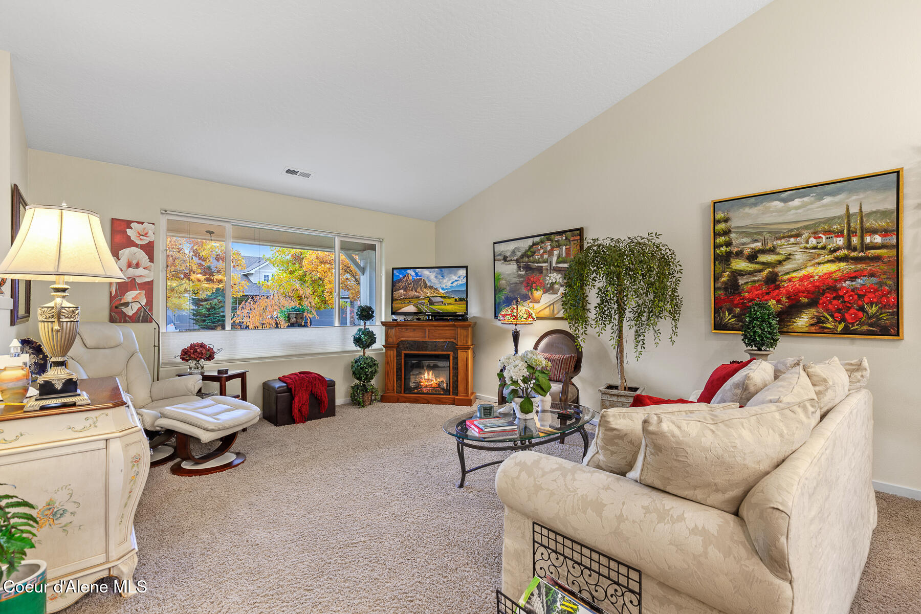 6254 Cornwall Street Coeur D'Alene, ID 83815 - Photo 6 of 35 Living Room 1