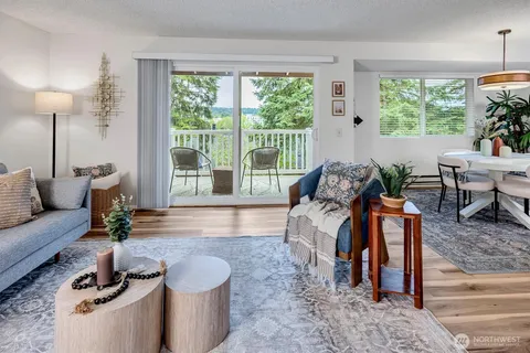$369,950 | 8642 164th Avenue Northeast, Unit B204, Redmond, WA 98052