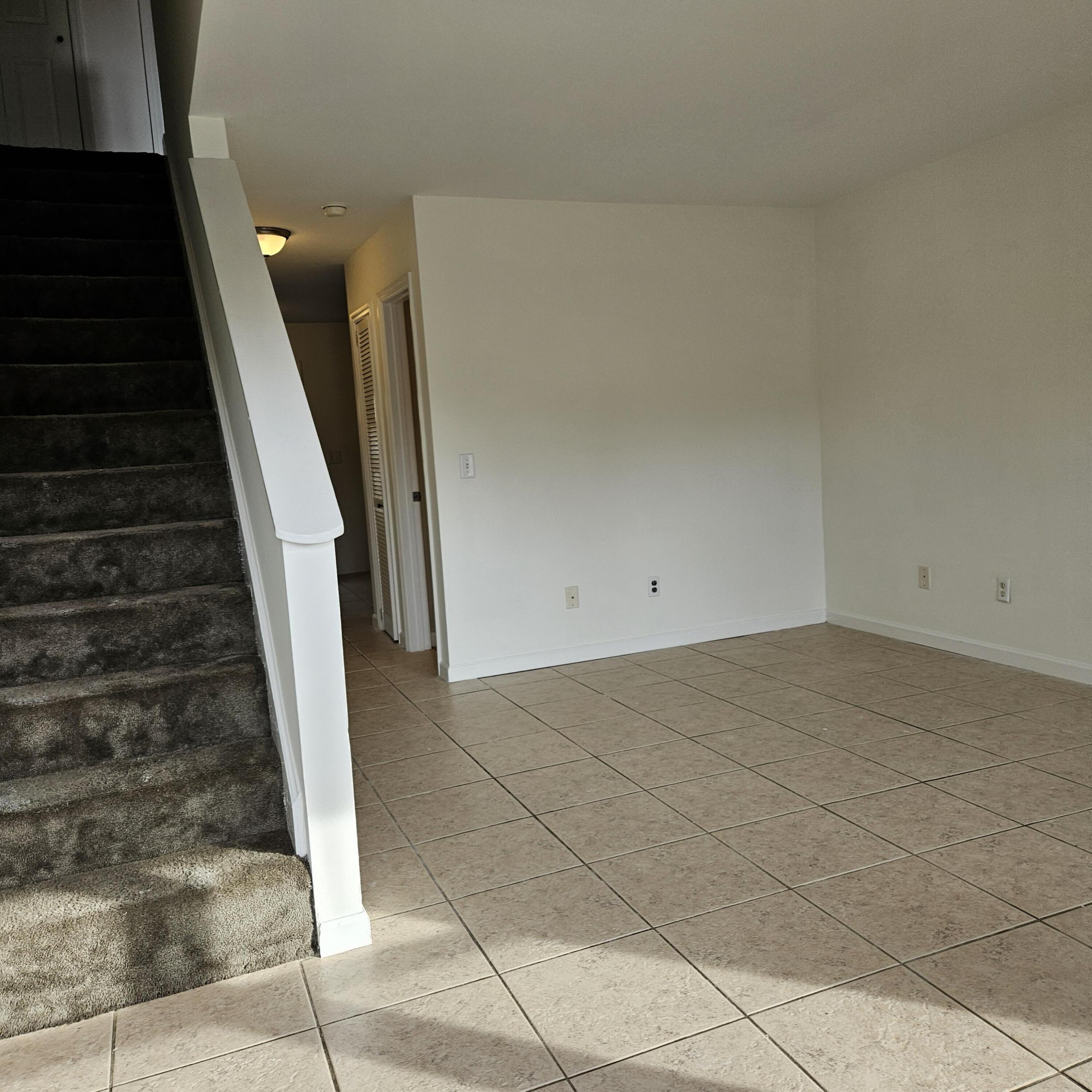 292 Fleming Road, Unit C Charleston, SC 29412 - Photo 3 of 18 20250205_155002