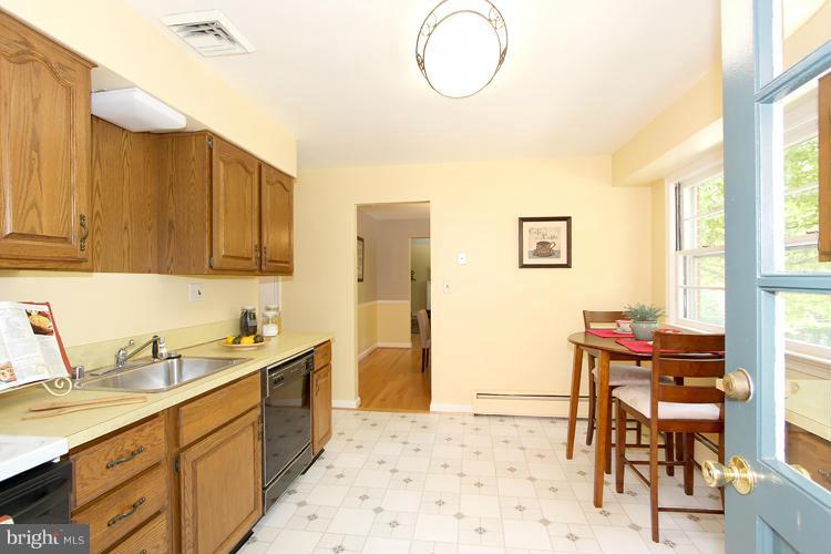 18 Sunnyside Road Silver Spring, MD 20910 - Photo 12 of 25 Kitchen
