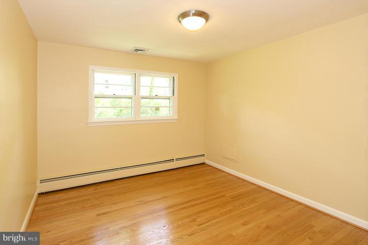 18 Sunnyside Road Silver Spring, MD 20910 - Photo 15 of 25 Bedroom