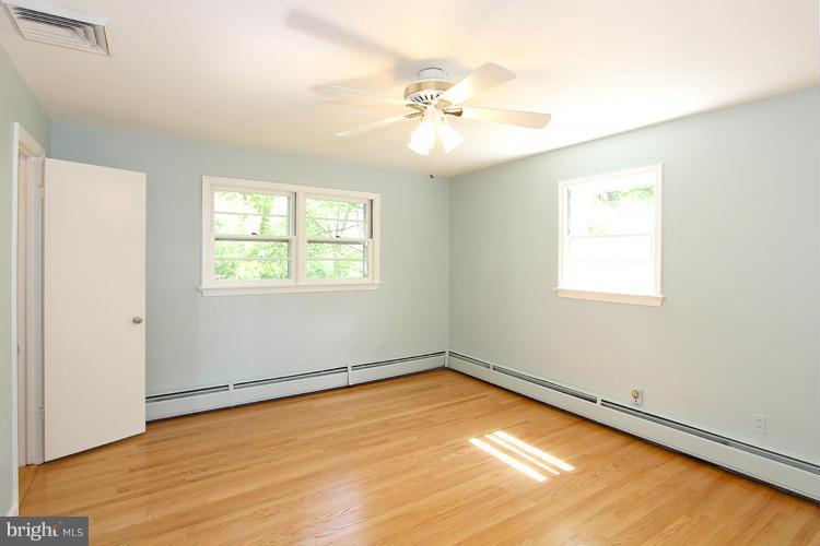 18 Sunnyside Road Silver Spring, MD 20910 - Photo 18 of 25 Bedroom (Master)