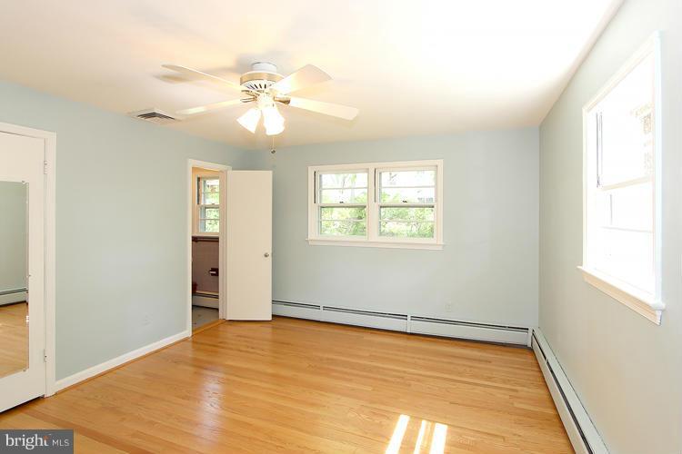 18 Sunnyside Road Silver Spring, MD 20910 - Photo 19 of 25 Bedroom (Master)
