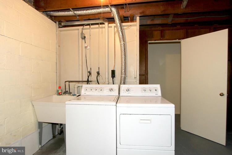 18 Sunnyside Road Silver Spring, MD 20910 - Photo 23 of 25 laundry area
