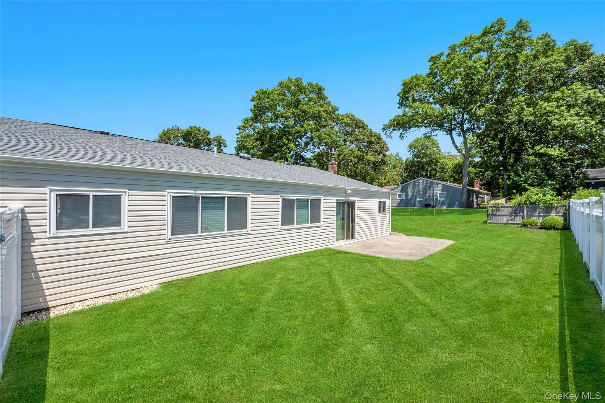 5 Half Hollow Road Selden, NY 11784 - Photo 30 of 32