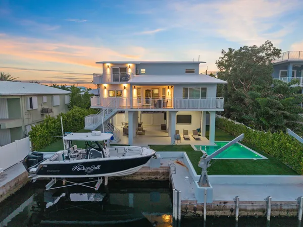 $2,340,000 | 215 Wildwood Circle, Key Largo, FL 33037
