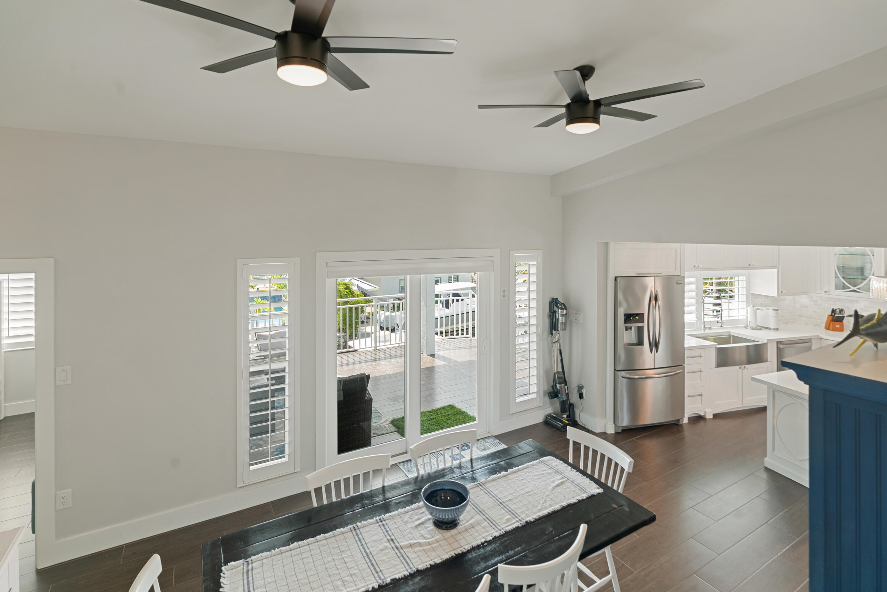 215 Wildwood Circle Key Largo, FL 33037 - Photo 11 of 61 a room with furniture and window
