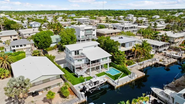 $2,340,000 | 215 Wildwood Circle, Key Largo, FL 33037