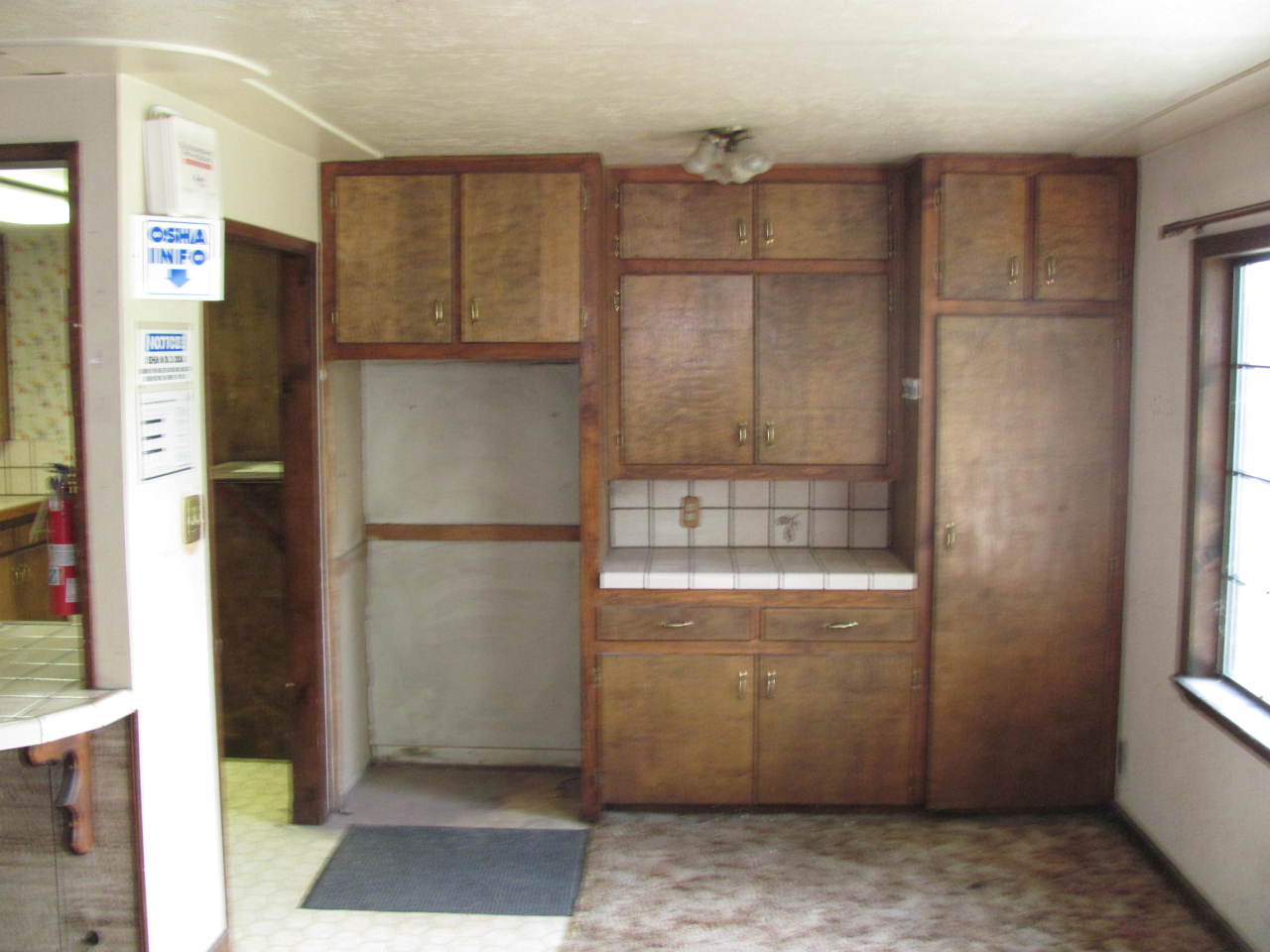 5128 Deschutes Road Anderson, CA 96007 - Photo 14 of 31 Dining built ins