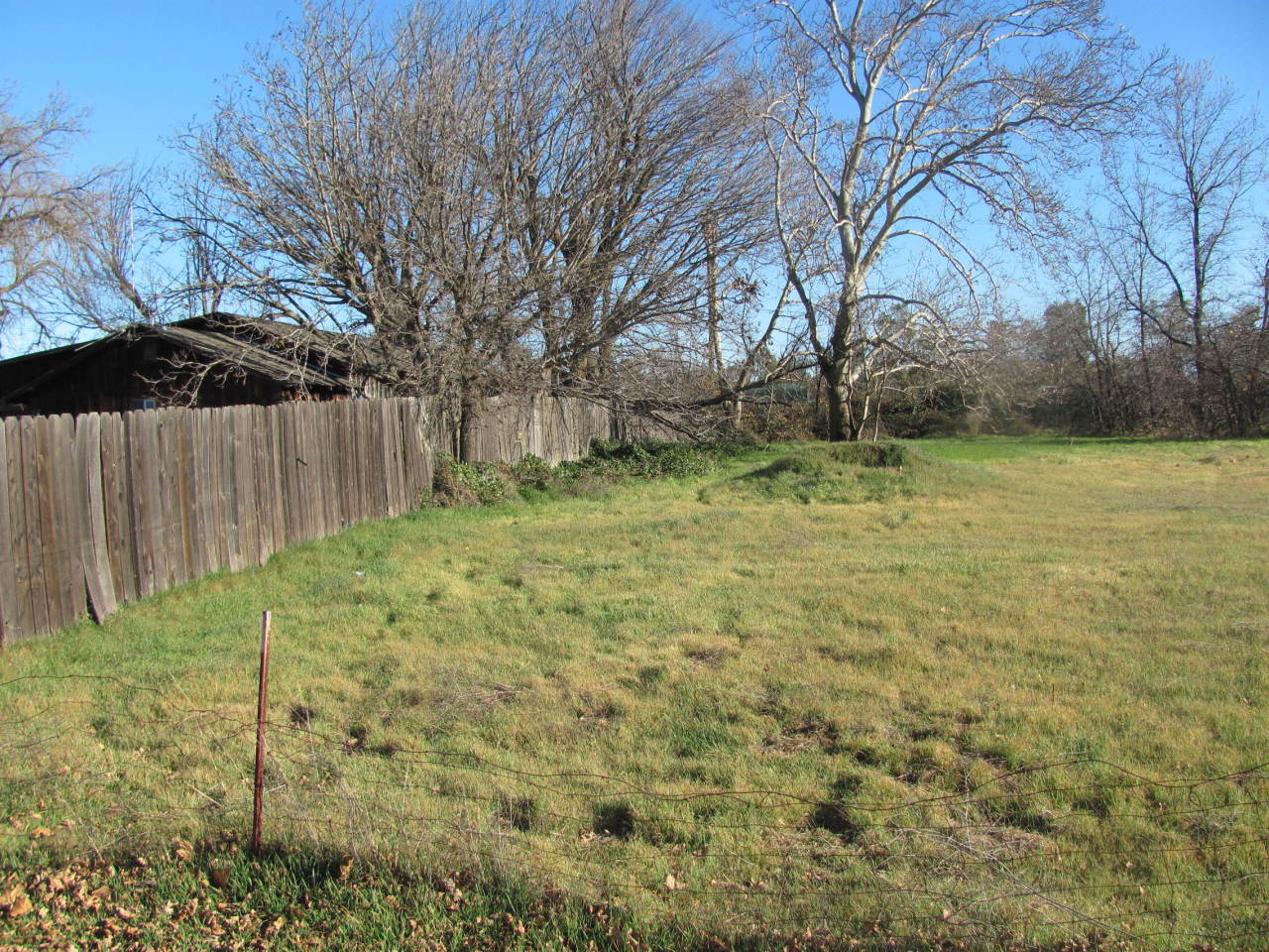 5128 Deschutes Road Anderson, CA 96007 - Photo 27 of 31 front fence