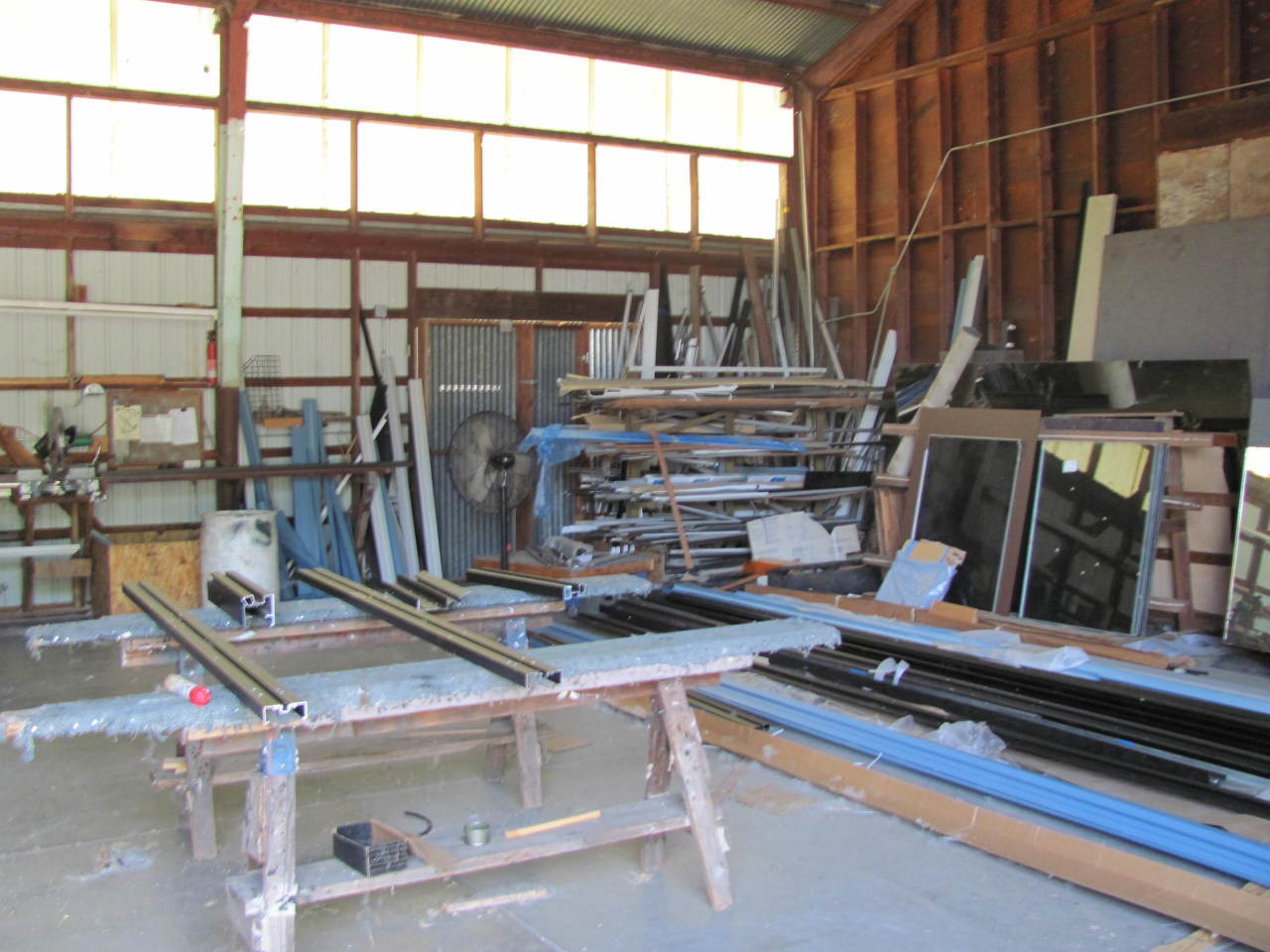 5128 Deschutes Road Anderson, CA 96007 - Photo 4 of 31 inside shop