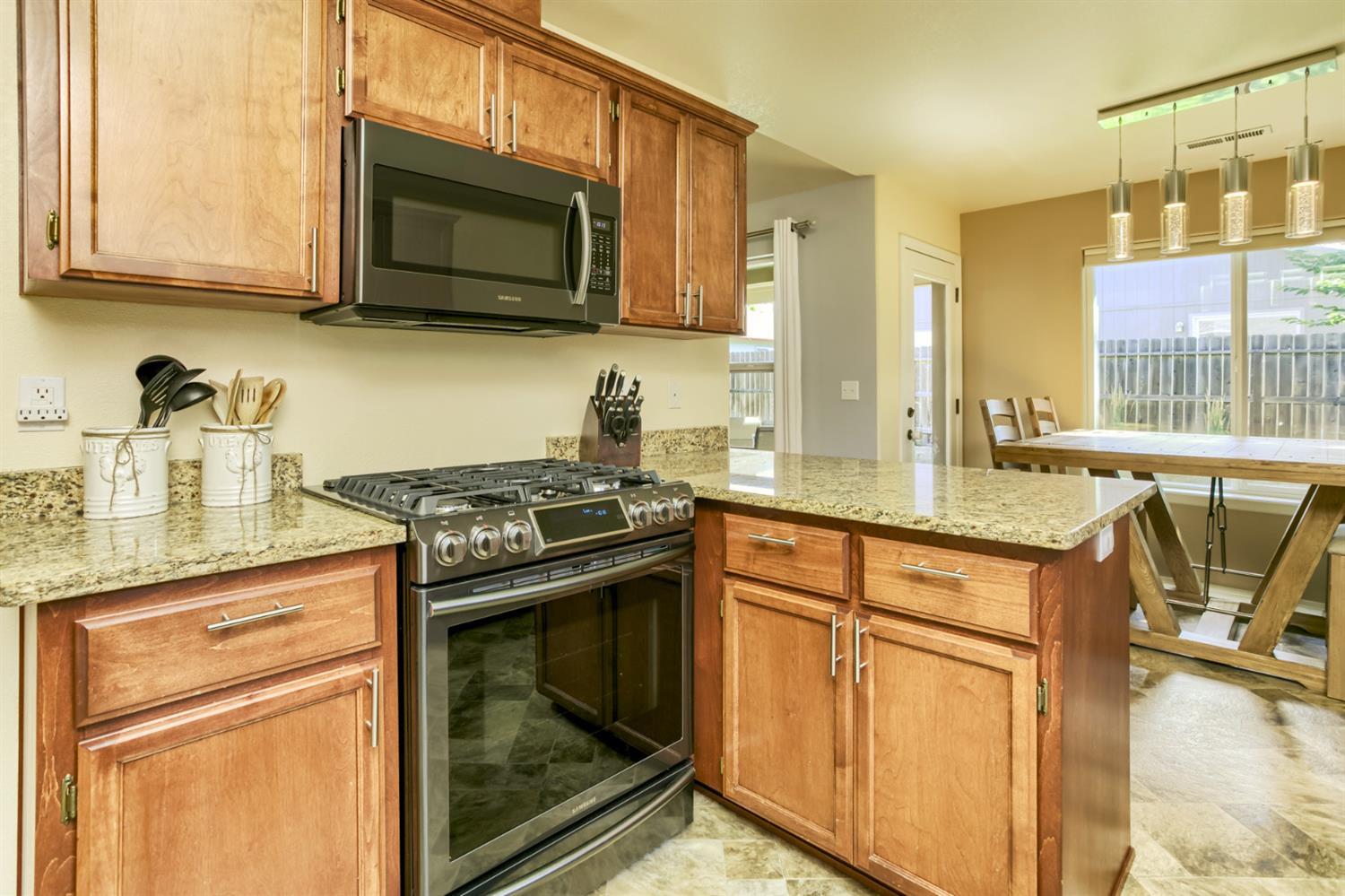 1317 Pheasant Way Central Point, OR 97502 - Photo 8 of 25 Additional Photo