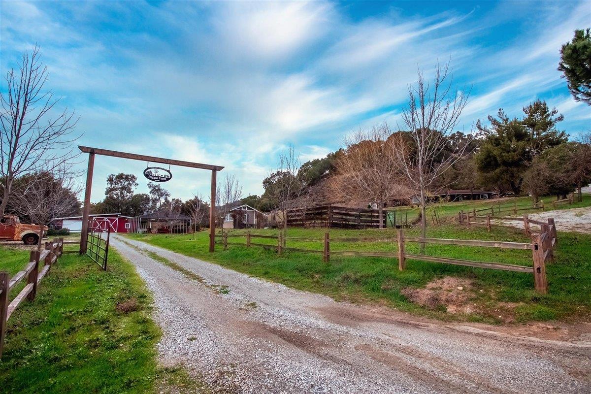 10070 Burchell Road Gilroy, CA 95020 - Photo 20 of 24