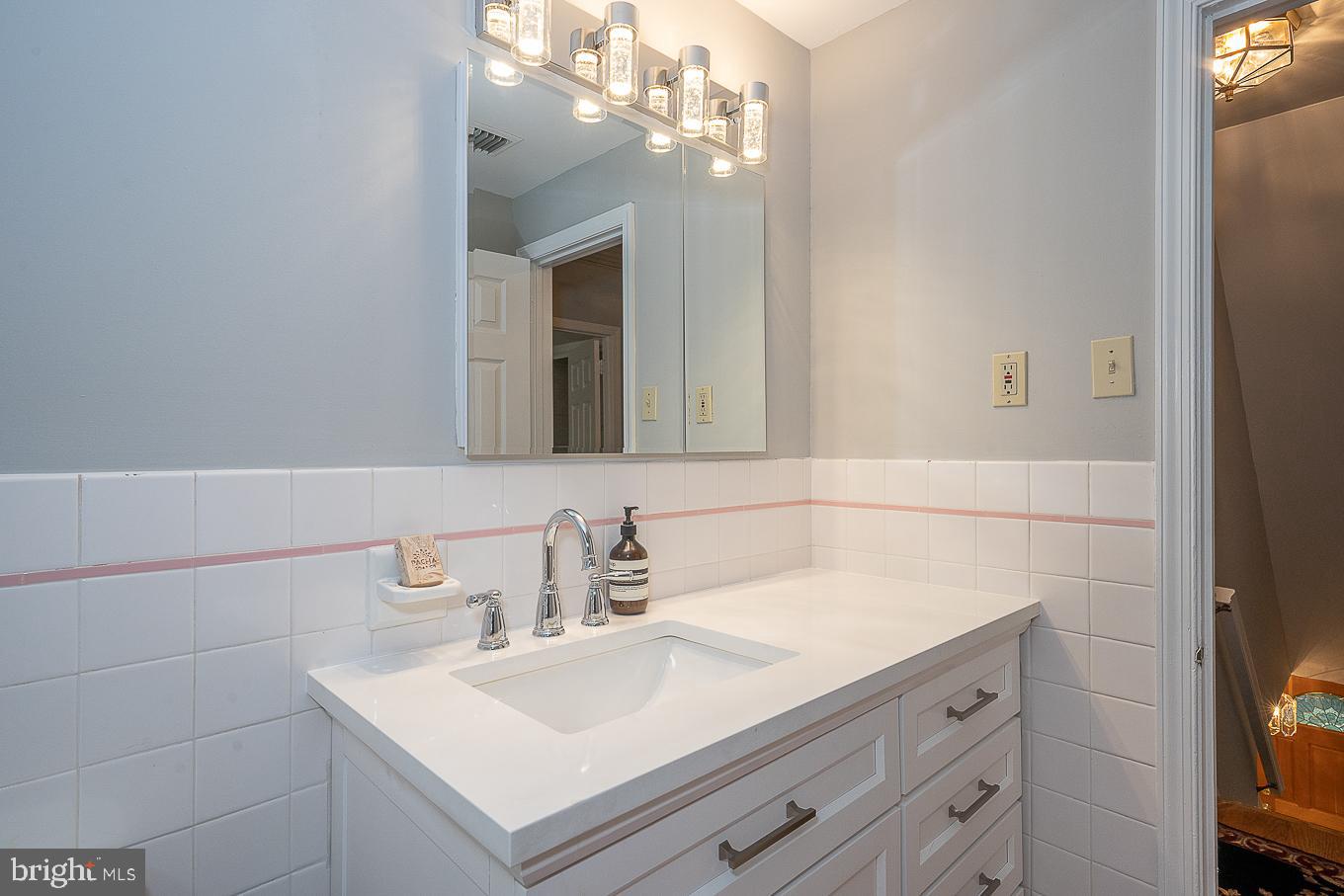 180 Upper Gulph Road Wayne, PA 19087 - Photo 85 of 86 bathroom 2