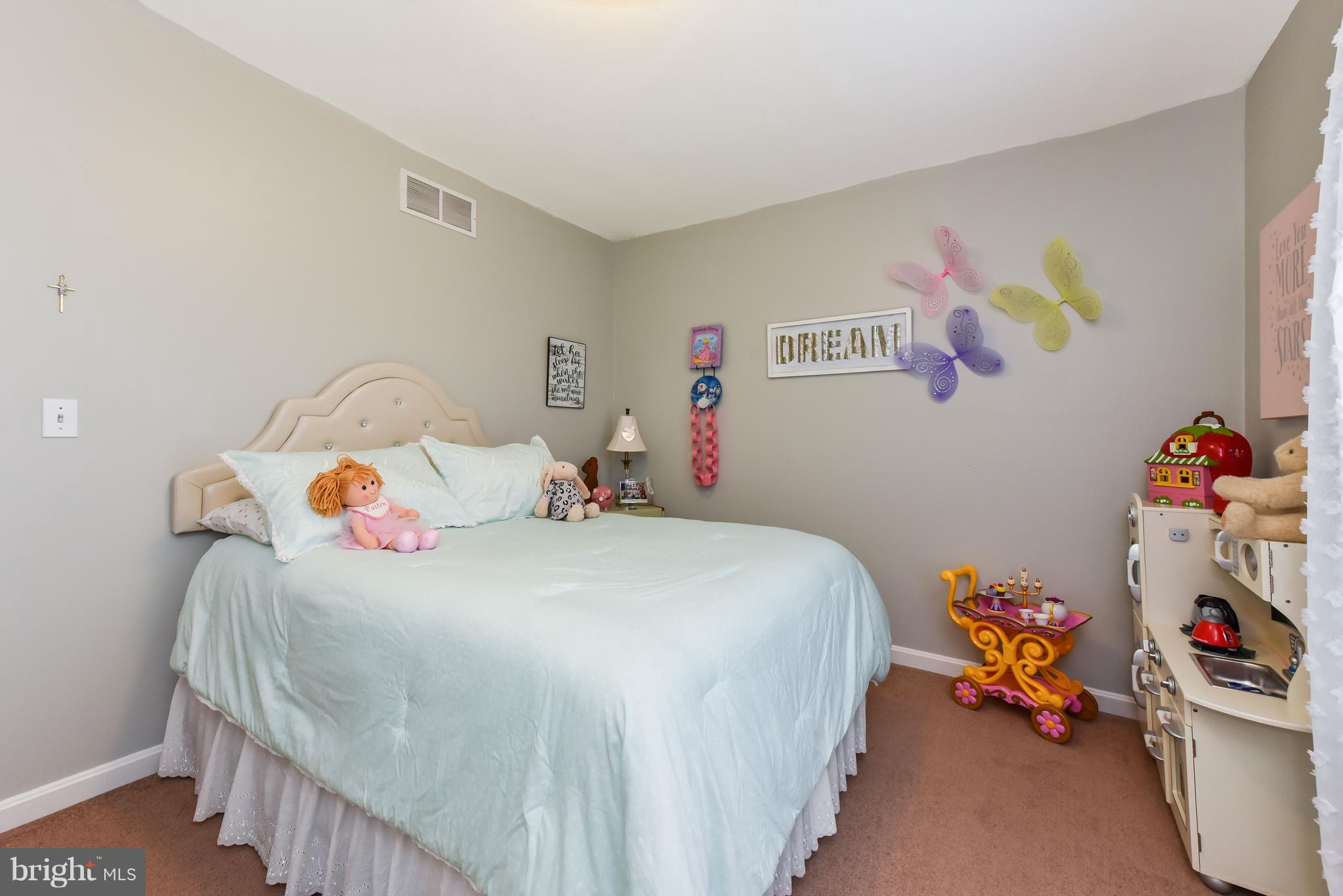 946 Leeds Road Elkton, MD 21921 - Photo 15 of 24 Sun Filled Bedrooms!