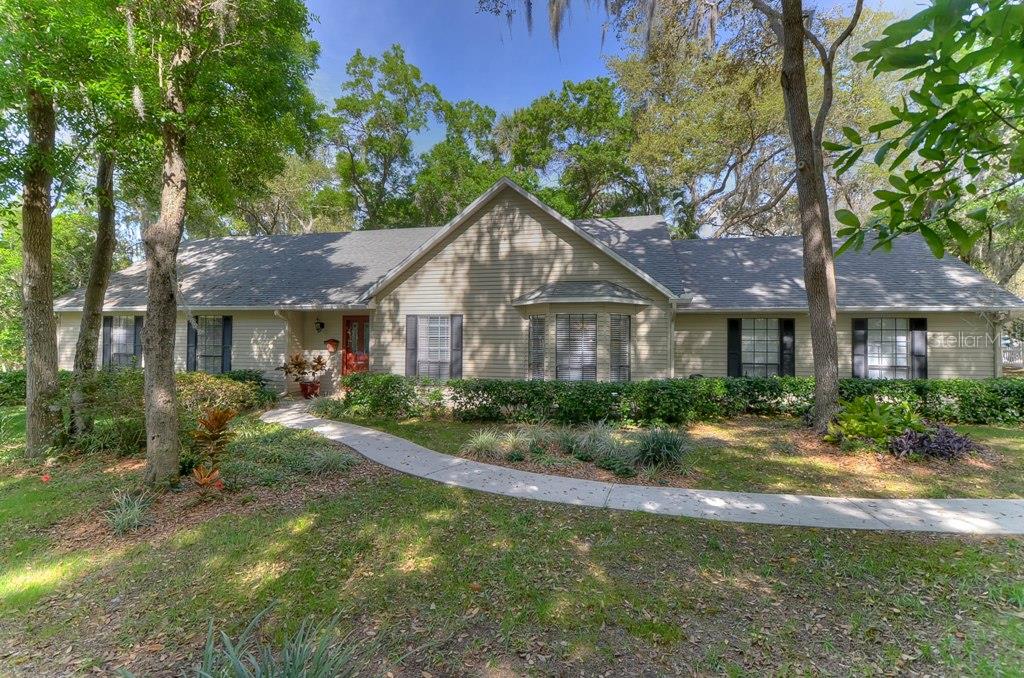 102 Laurel Tree Way Brandon, FL 33511 - Photo 1 of 1 This stunning custom built home is in the tree-lined community of Dogwood Hills.