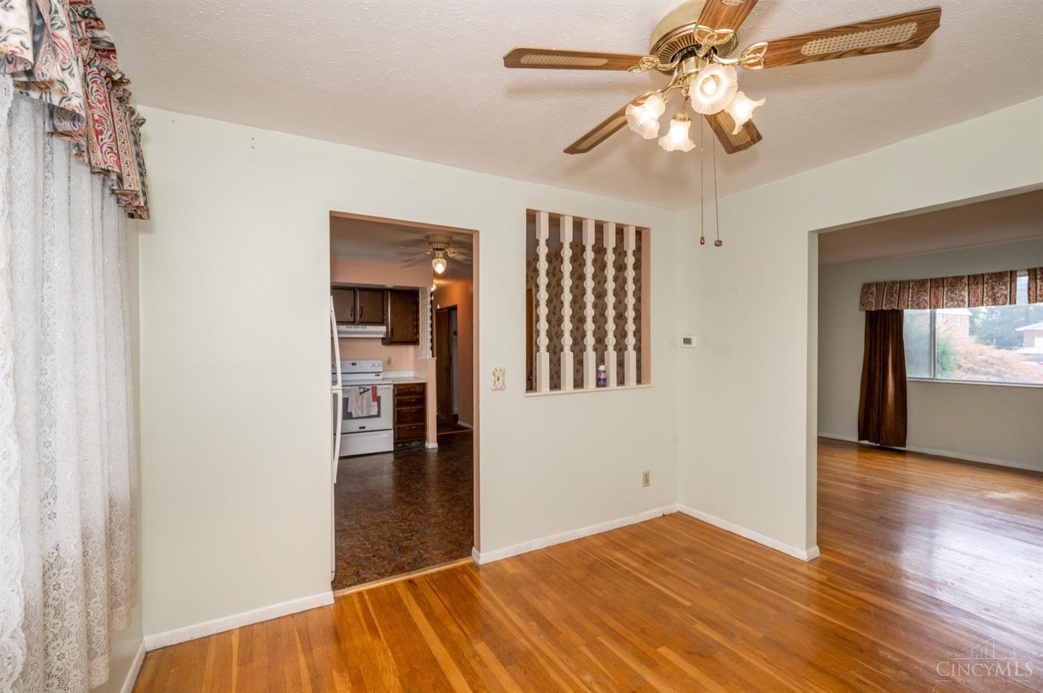4277 Glenhaven Road Cincinnati, OH 45238 - Photo 10 of 43 Gallery Image 10