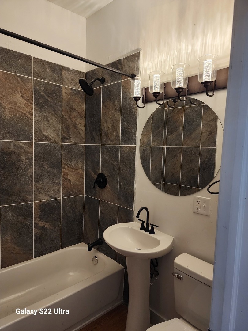 8909 South Houston Avenue Chicago, IL 60617 - Photo 11 of 19