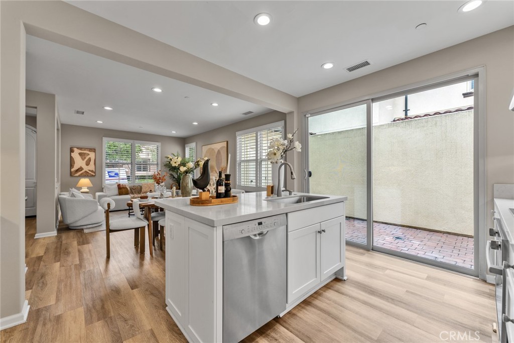 168 Outwest Irvine, CA 92618 - Photo 11 of 40