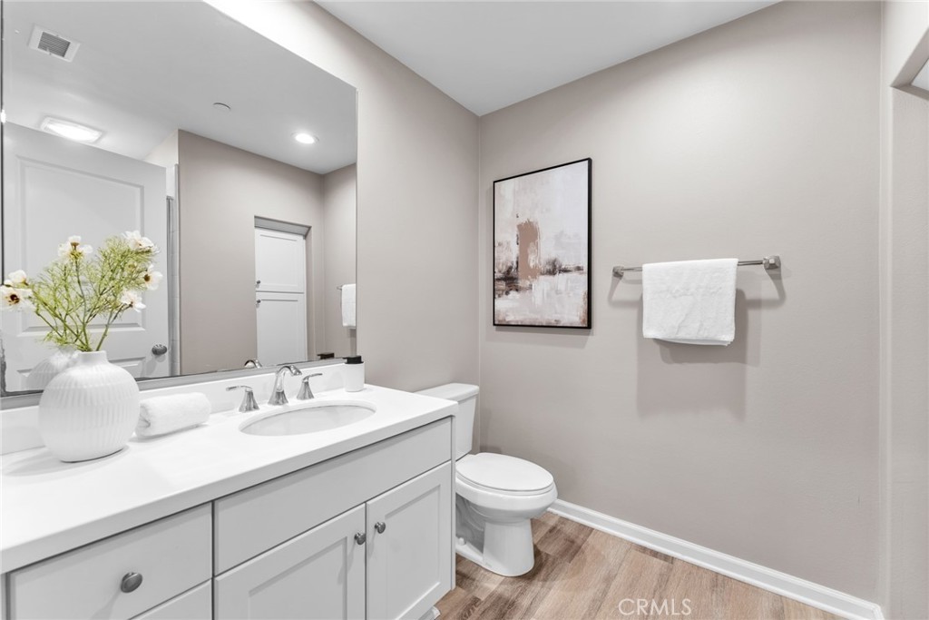 168 Outwest Irvine, CA 92618 - Photo 12 of 40