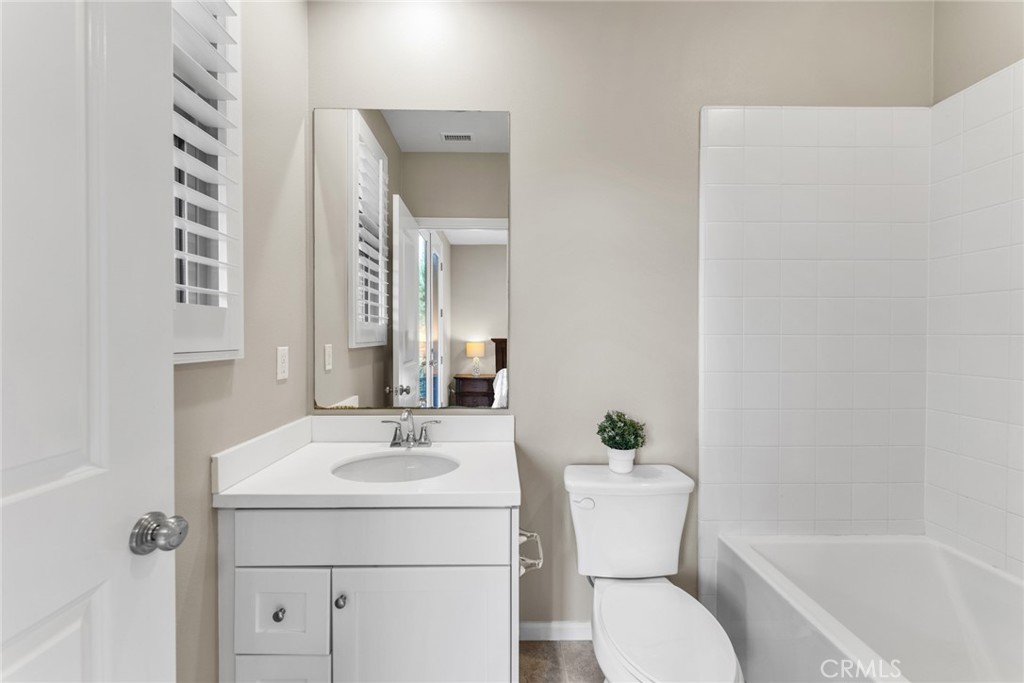 168 Outwest Irvine, CA 92618 - Photo 21 of 40