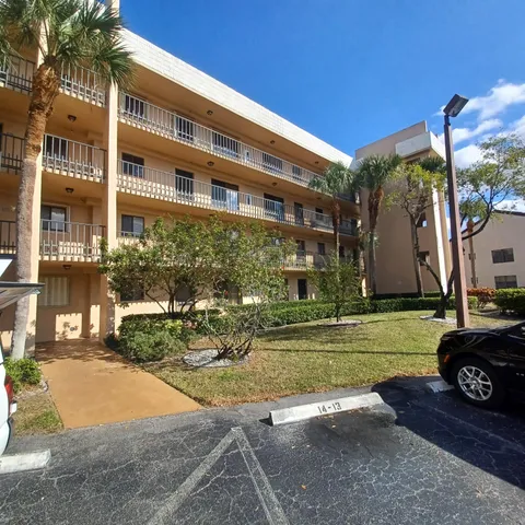 $1,800 | 4820 Lucerne Lakes Boulevard West, Unit 108, Lake Worth, FL 33467