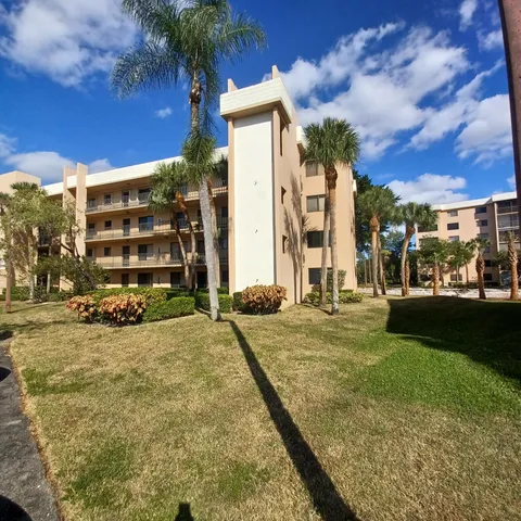 $1,800 | 4820 Lucerne Lakes Boulevard West, Unit 108, Lake Worth, FL 33467
