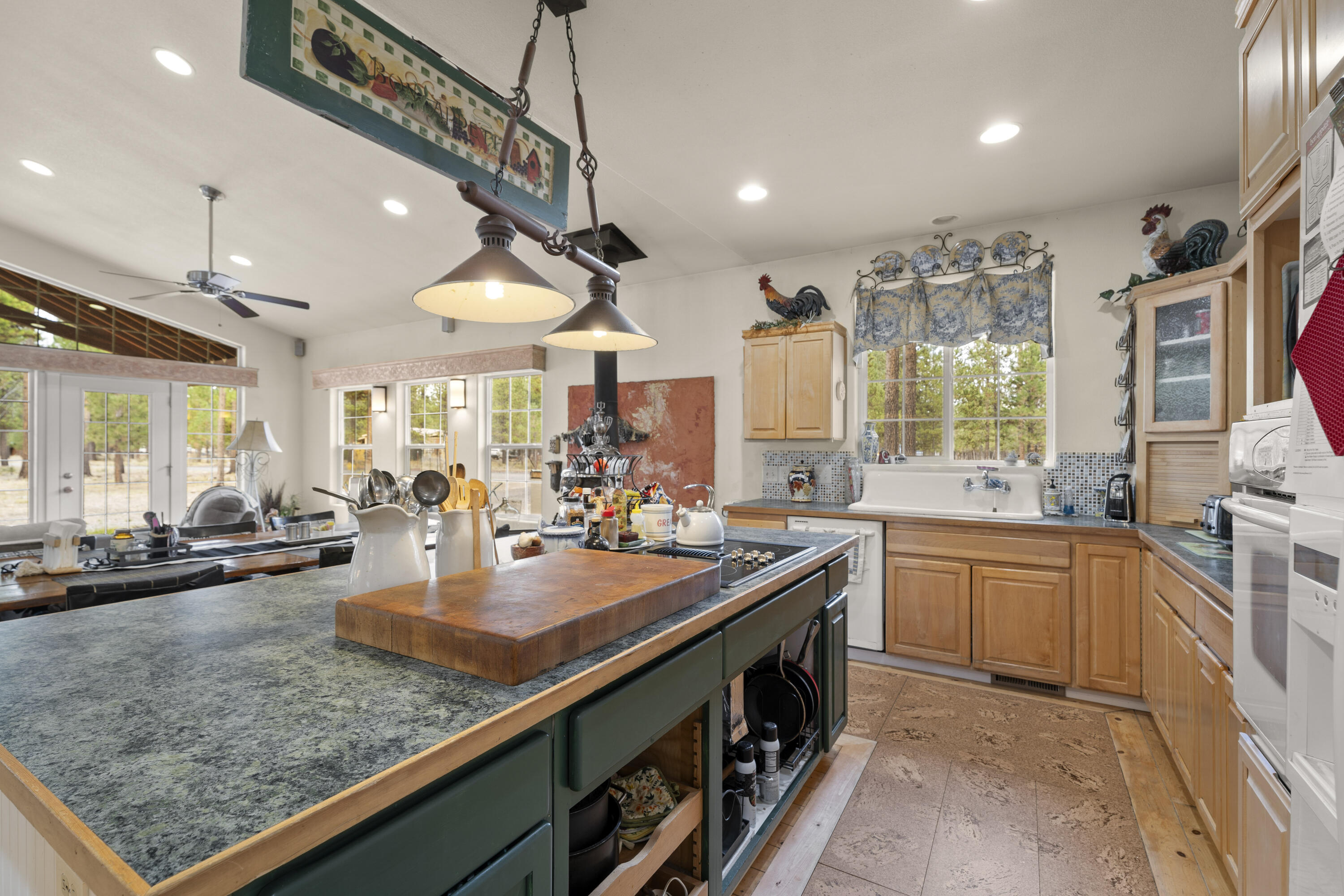 152113 Silver Spur Road La Pine, OR 97739 - Photo 15 of 43