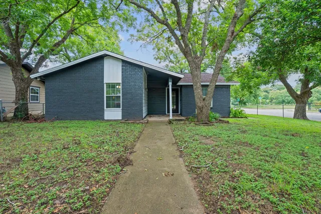 $489,000 | 1101 Mahan Drive, Austin, TX 78721