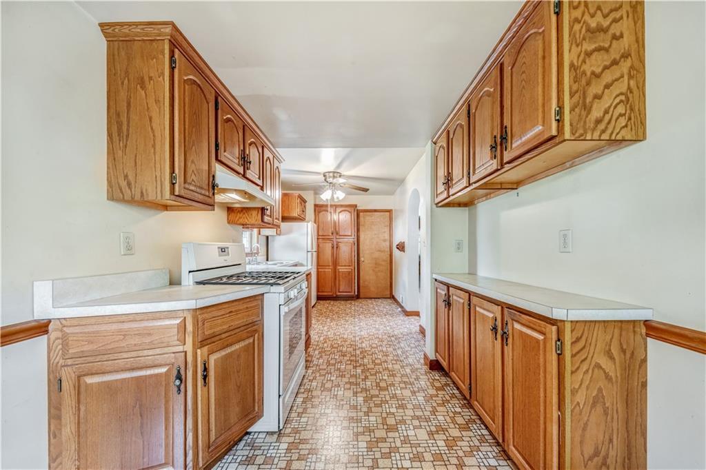 76 A Noblestown Road Carnegie, PA 15106 - Photo 4 of 22 Gallery Image 4