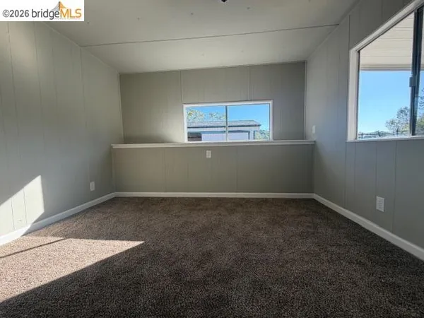 a view of empty room with window