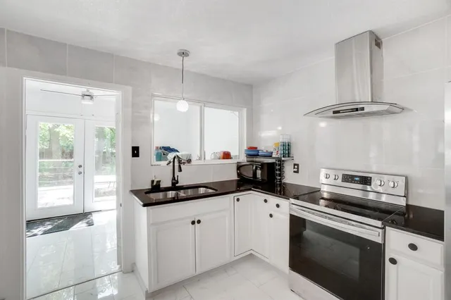 $1,900 | 624 Apache Trail, Tool, TX 75143