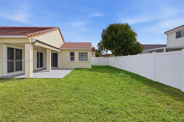 $4,300 | 922 Falling Water Road, Unit 922, Weston, FL 33326