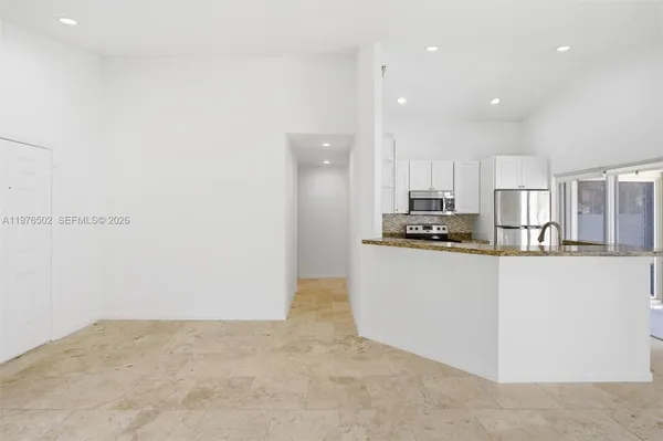 $4,300 | 922 Falling Water Road, Unit 922, Weston, FL 33326