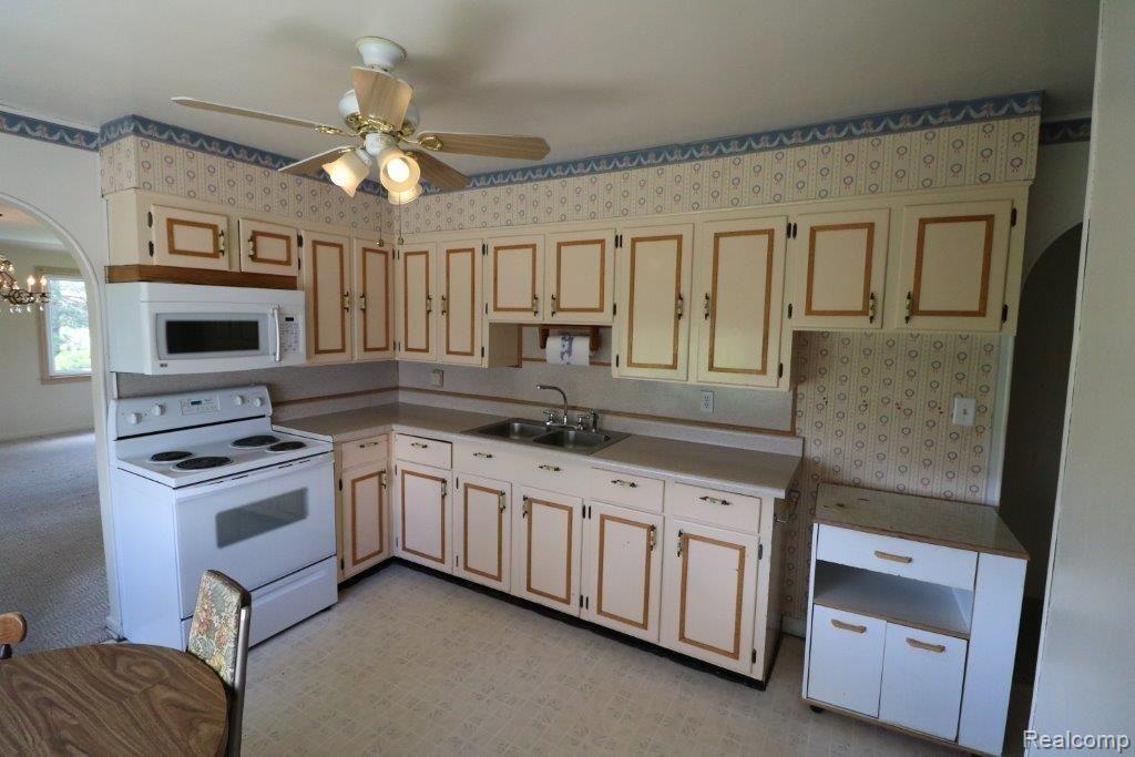 3490 Clifford Road Clifford, MI 48727 - Photo 9 of 21 019.jpg