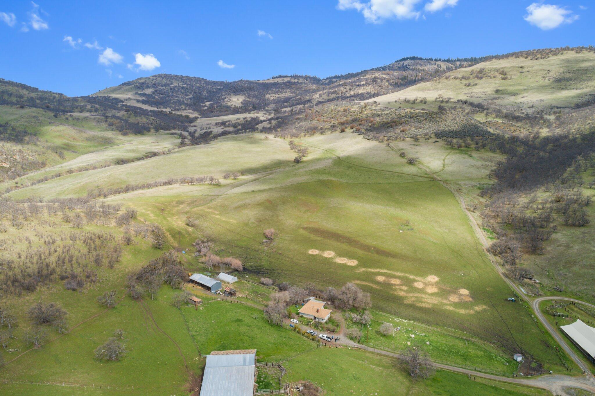 3403 North Valley View Road Ashland, OR 97520 - Photo 17 of 51 22-web-or-mls-DJI_0098
