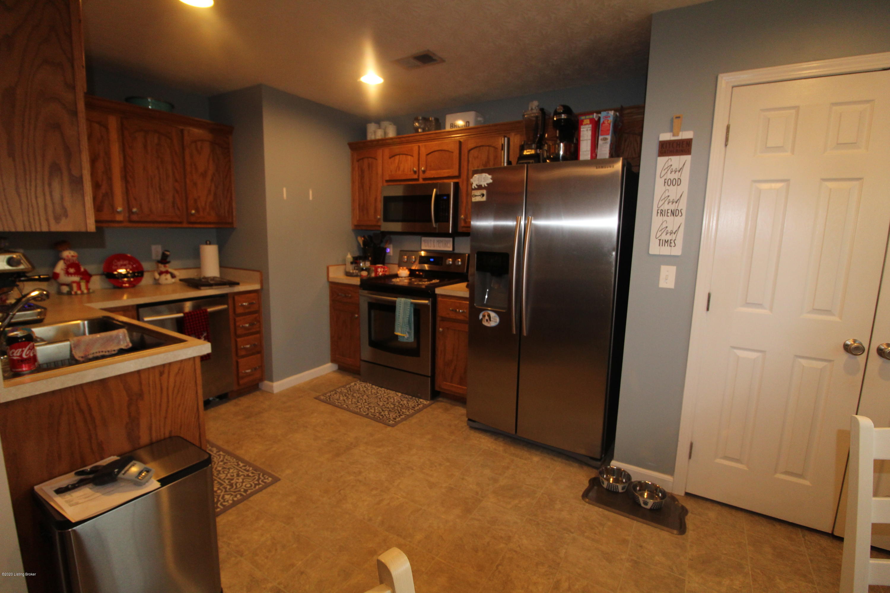 293 Madison Rae Boulevard Shepherdsville, KY 40165 - Photo 14 of 35 046