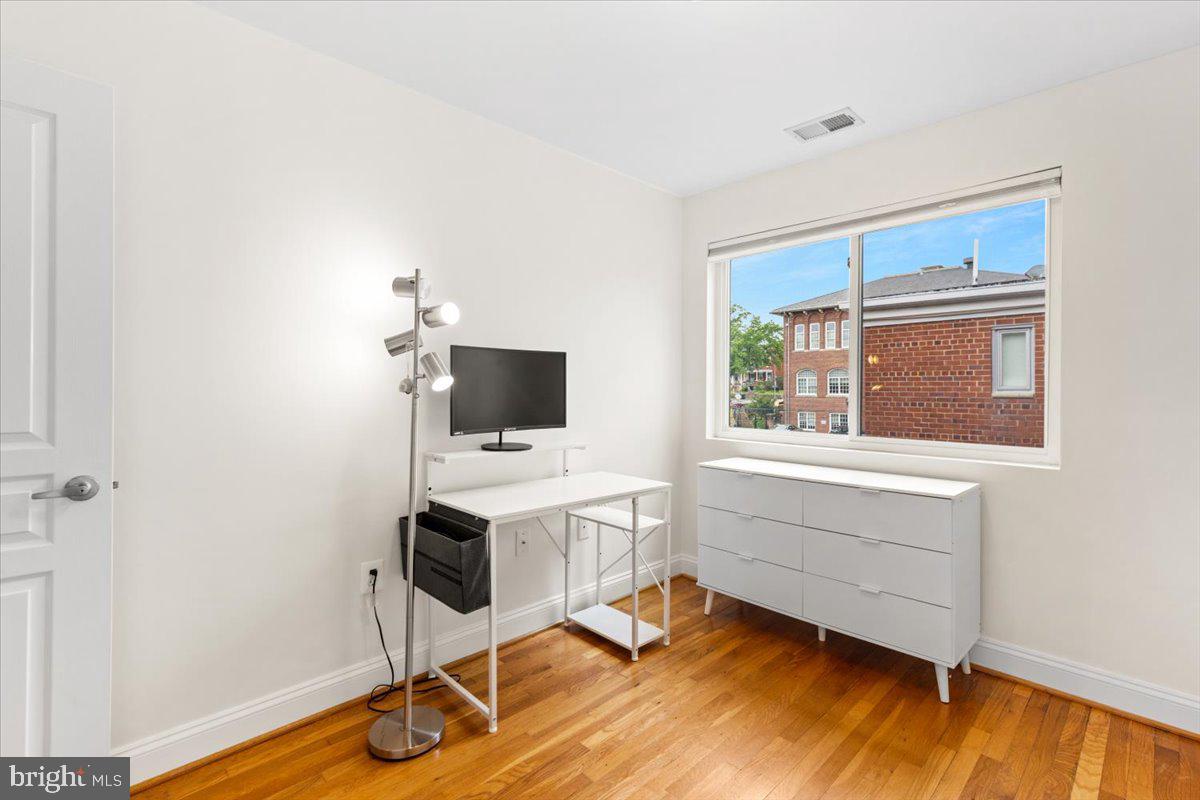 804 Taylor Street Northwest, Unit 403 Washington, DC 20011 - Photo 25 of 35